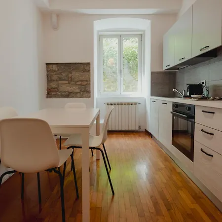 Sunny Vico * Trieste